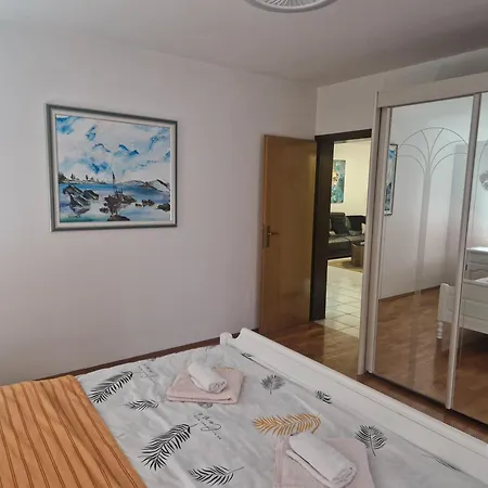 Deluxe Apartment *